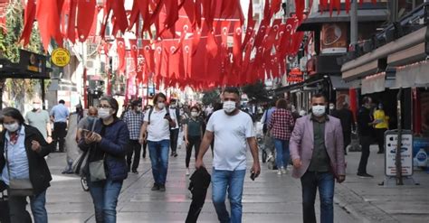 İ­z­m­i­r­­d­e­ ­K­o­v­i­d­-­1­9­ ­S­a­l­g­ı­n­ı­y­l­a­ ­M­ü­c­a­d­e­l­e­d­e­ ­Y­e­n­i­ ­K­a­r­a­r­l­a­r­ ­A­l­ı­n­d­ı­